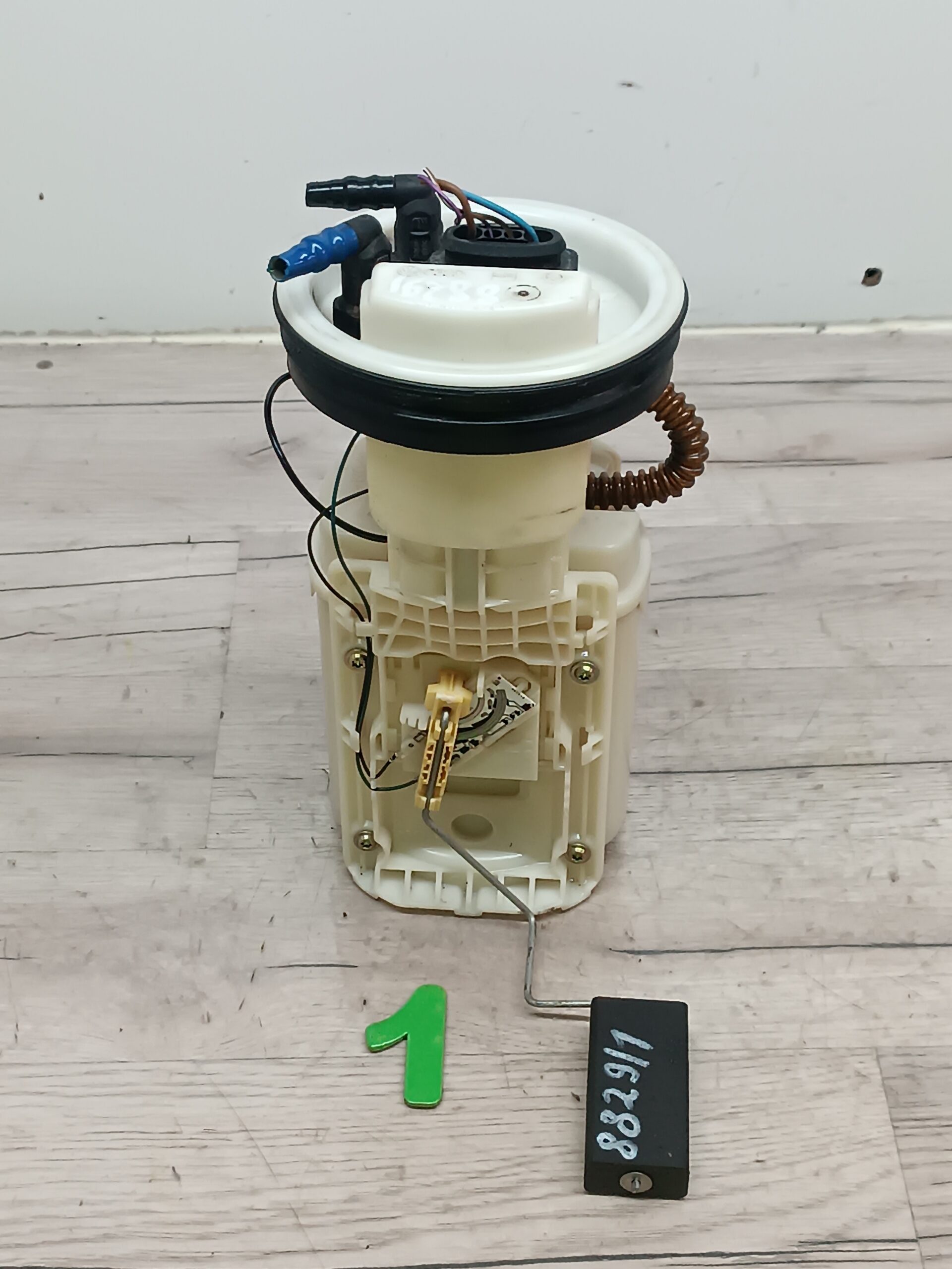 Kraftstoffpumpe Benzinpumpe Audi A3 8L 1.8 Benzin 1J0919051H - Image 3