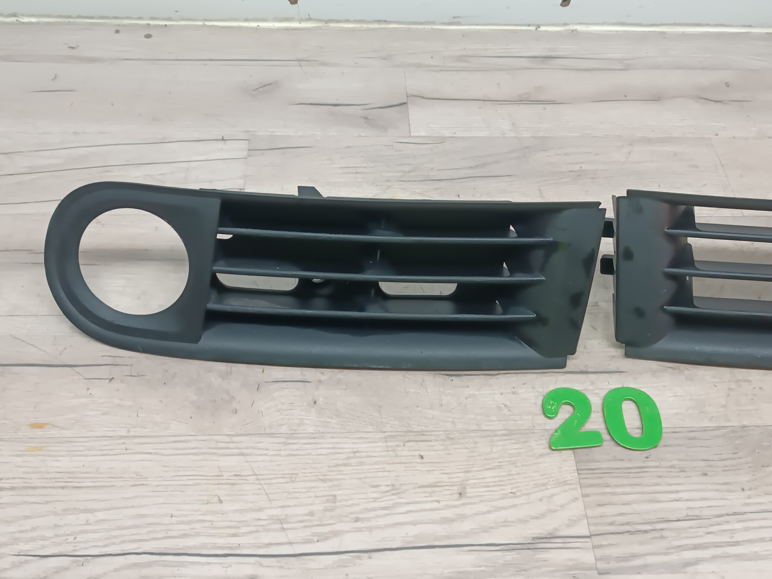 Stoßstangengitter mit Nebler links & Luftgitter rechts Audi A3 8l 1.8T 8L0807489A & 8L0807490A - Image 2