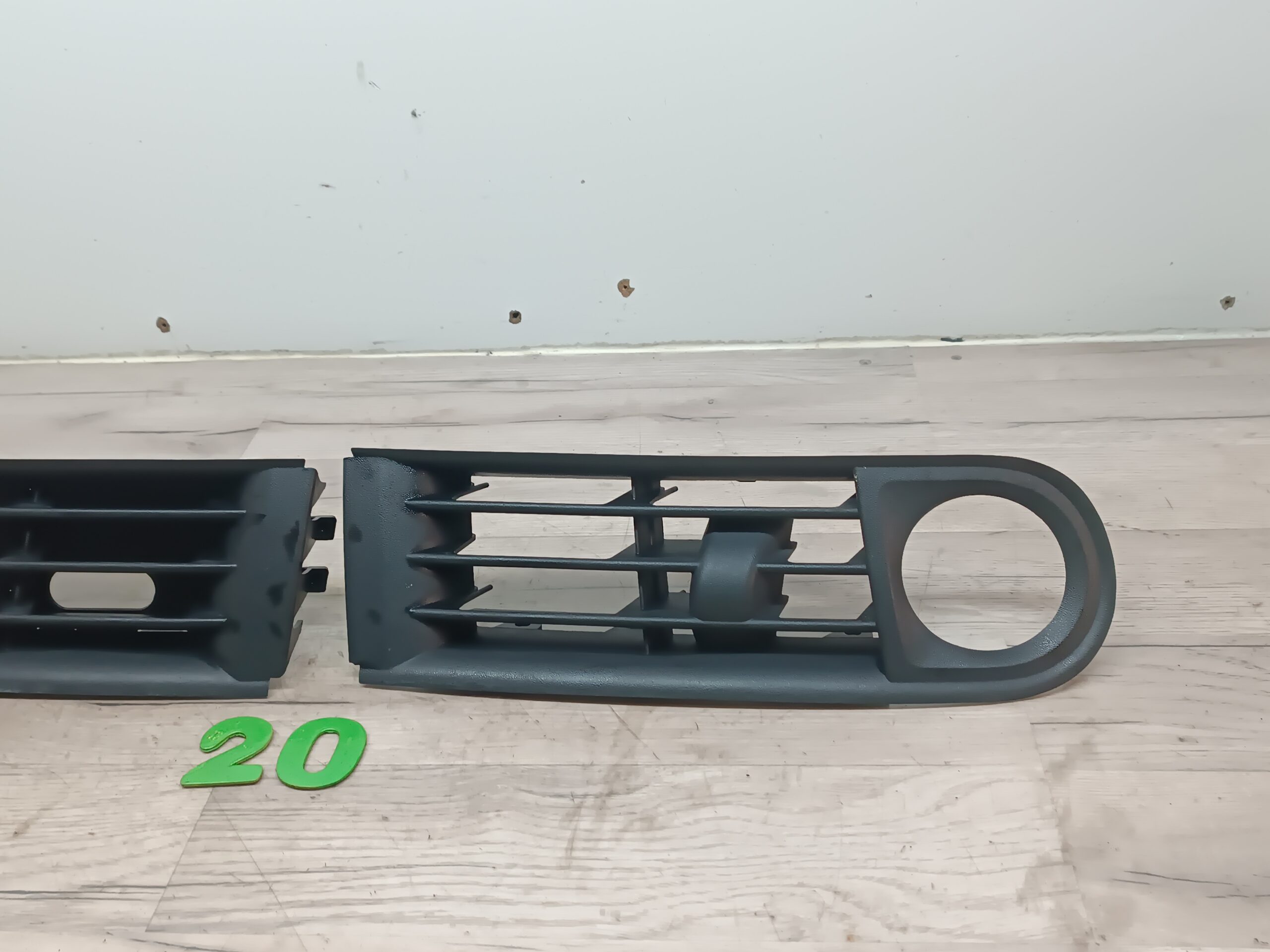 Stoßstangengitter mit Nebler links & Luftgitter rechts Audi A3 8l 1.8T 8L0807489A & 8L0807490A - Image 3