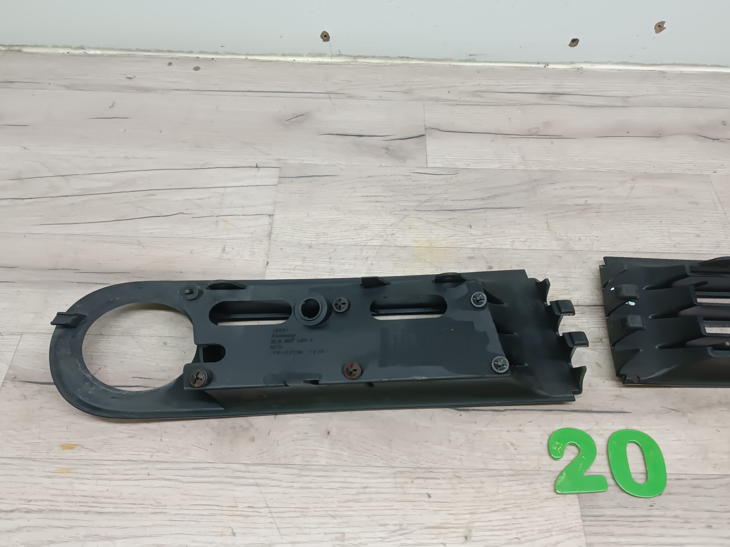 Stoßstangengitter mit Nebler links & Luftgitter rechts Audi A3 8l 1.8T 8L0807489A & 8L0807490A - Image 5