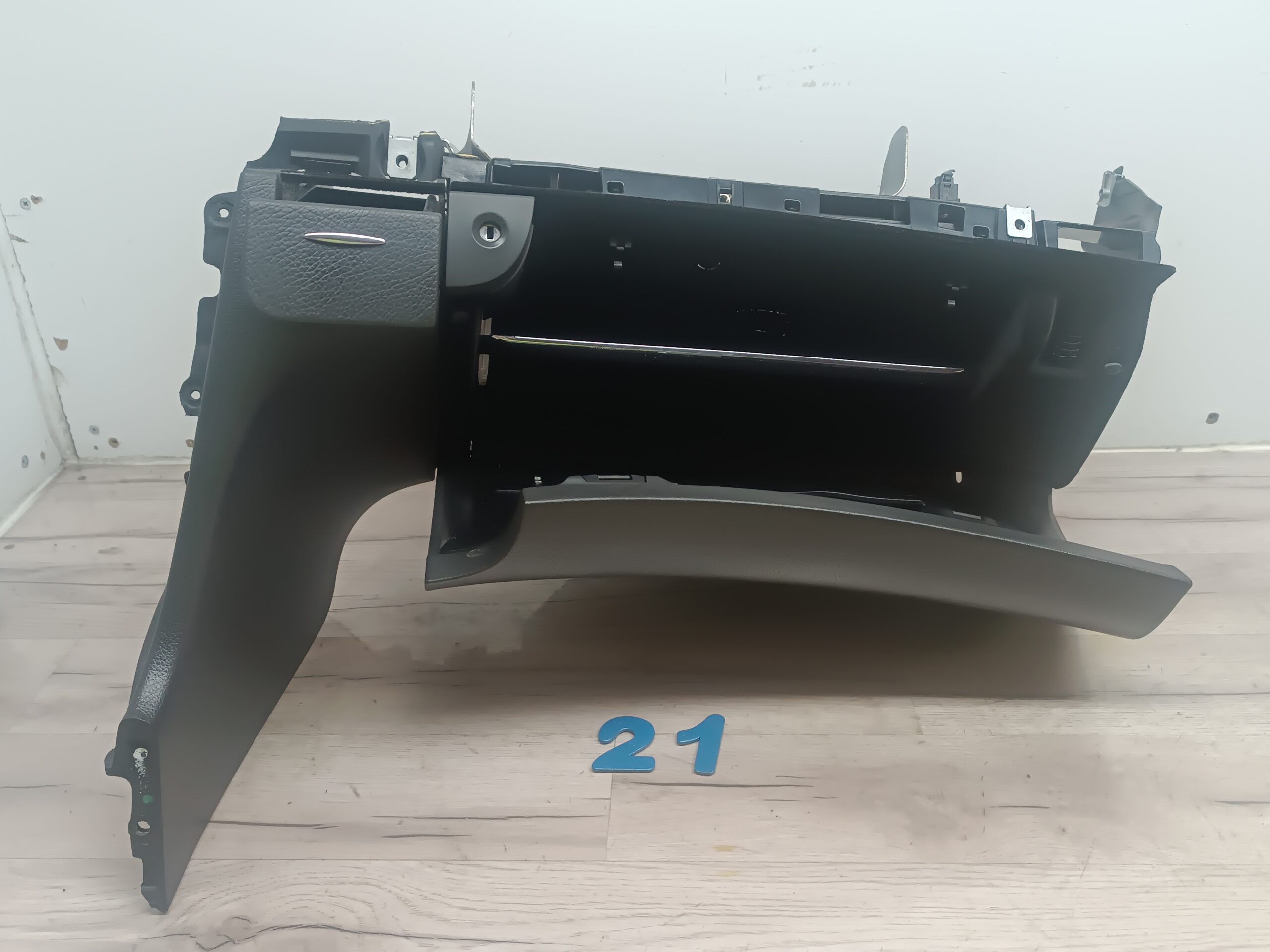 Handschuhfach Mercedes W211 E200 A2116901952 - Image 4