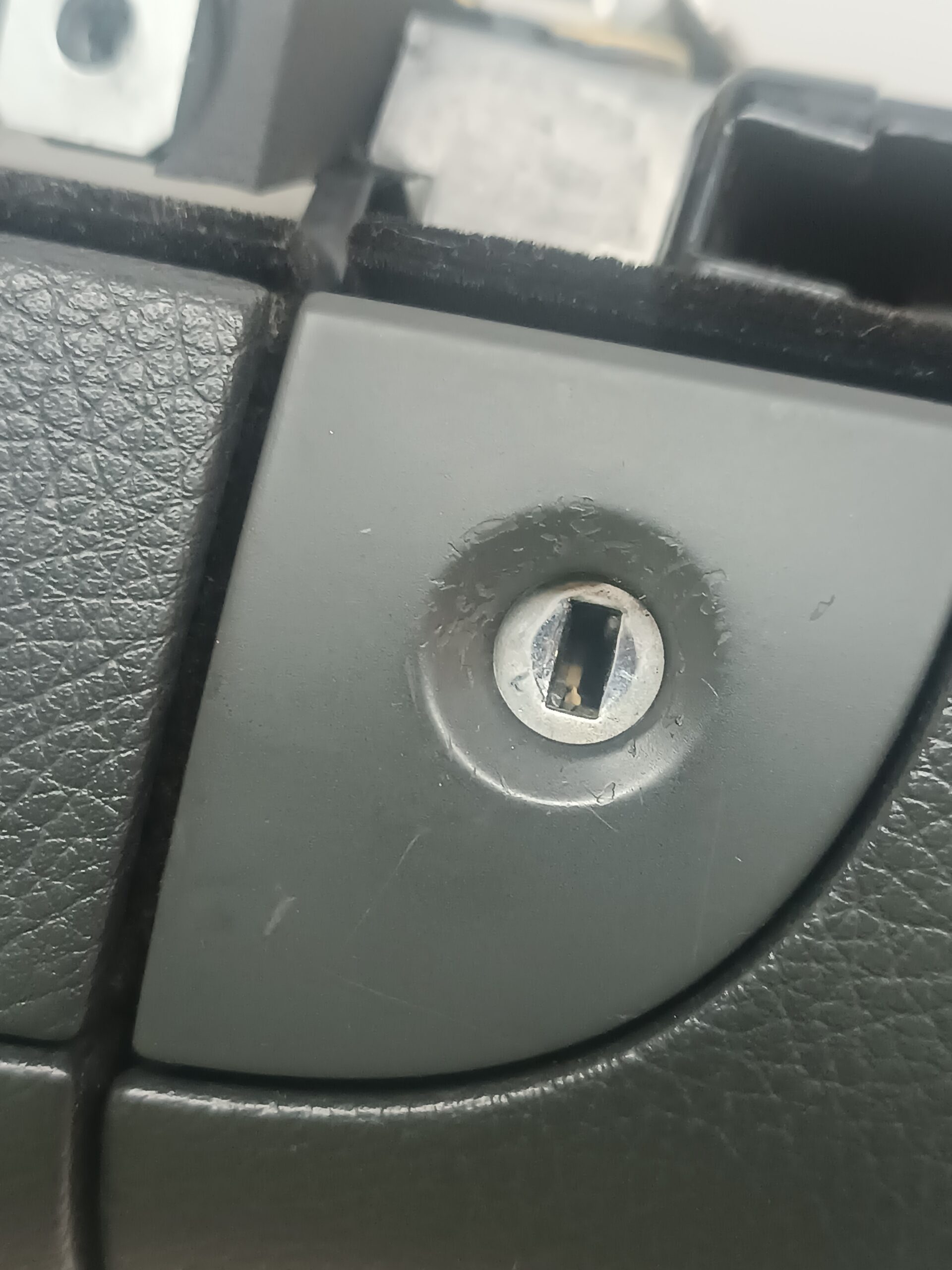 Handschuhfach Mercedes W211 E200 A2116901952 - Image 3