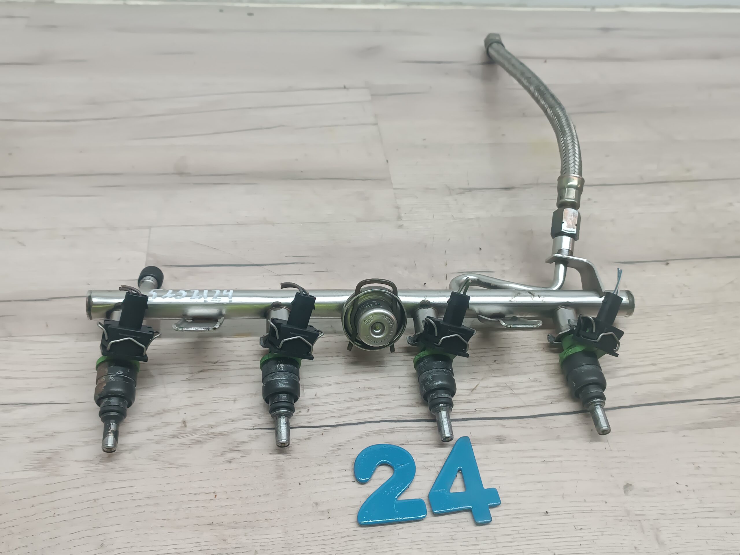 Einspritzleiste Einspritzdüse Mercedes W211 E200 A1110780292 - Image 3