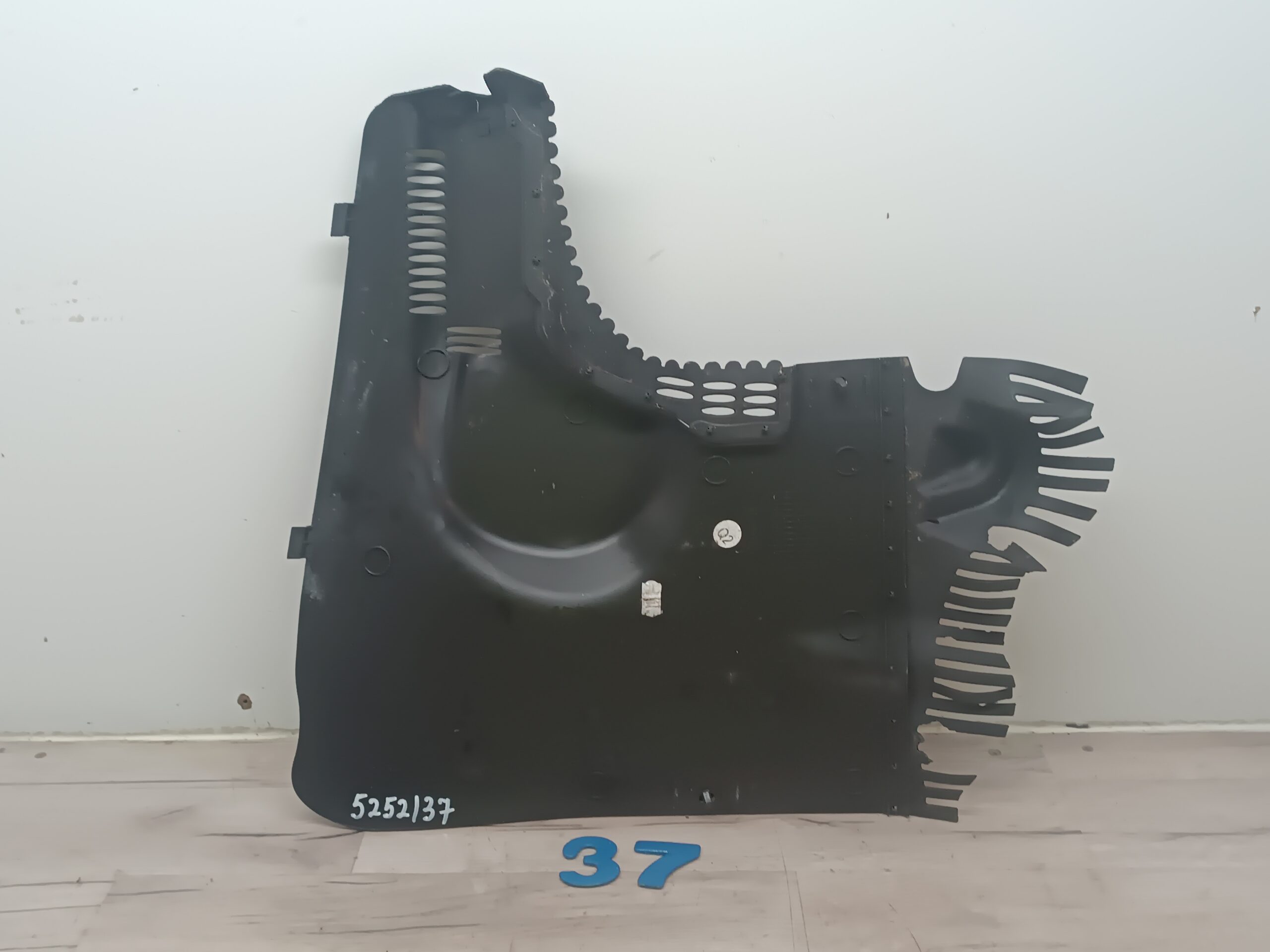 Abdeckung Lufteinlass links Mercedes W211 E200 A2118300413 - Image 3